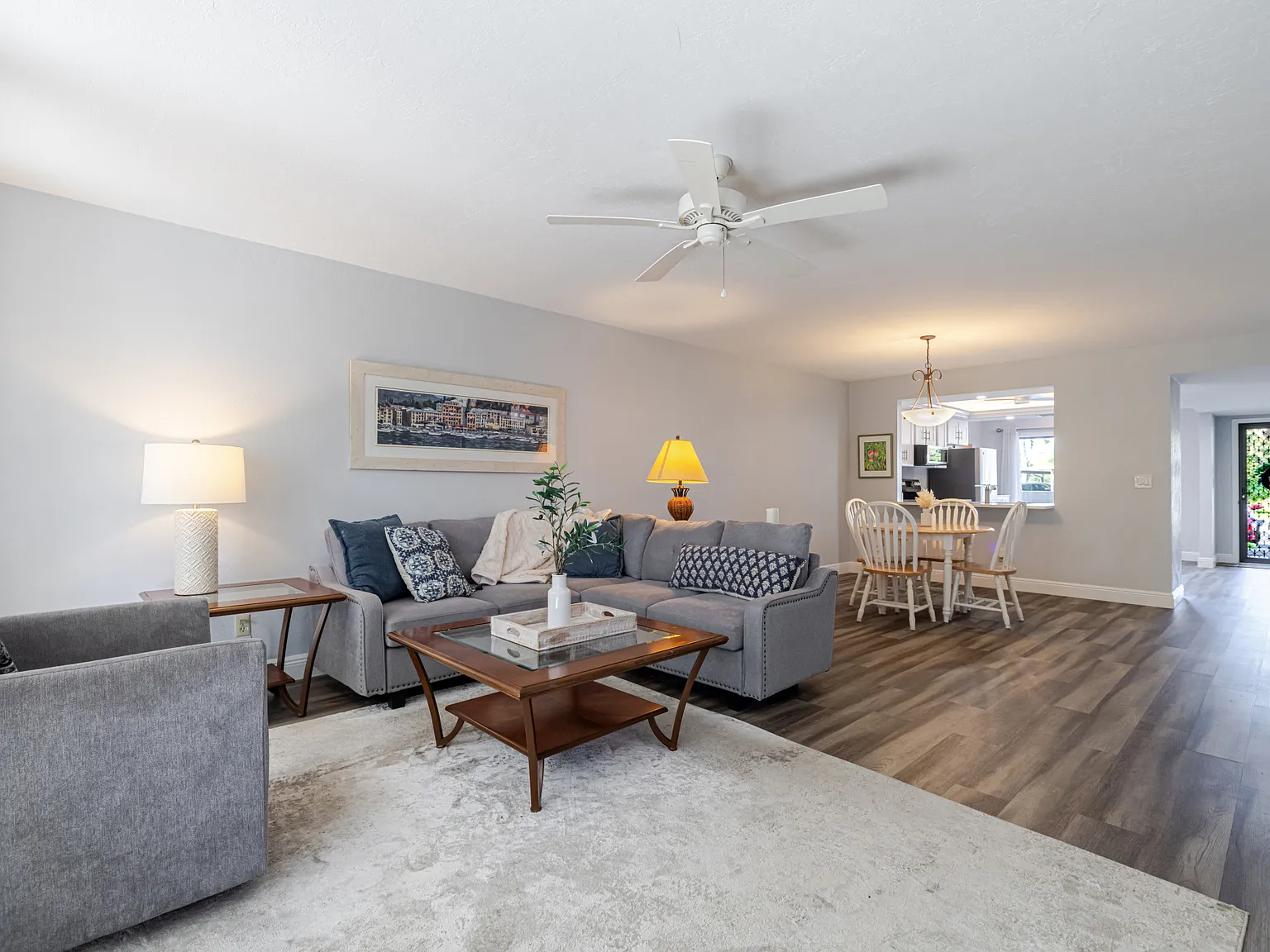 2 bed, 1242 sqft, $2,200 — Photo 3
