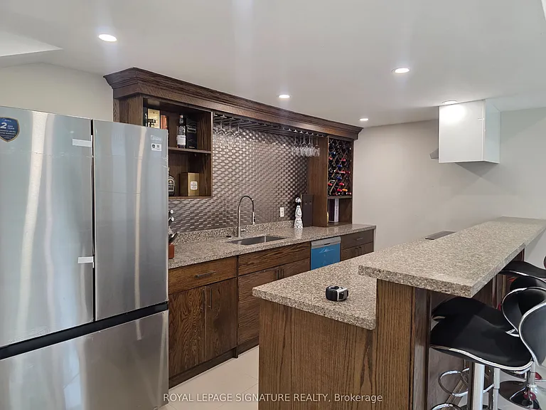12 Terrace Ave #LOWER — Photo 5