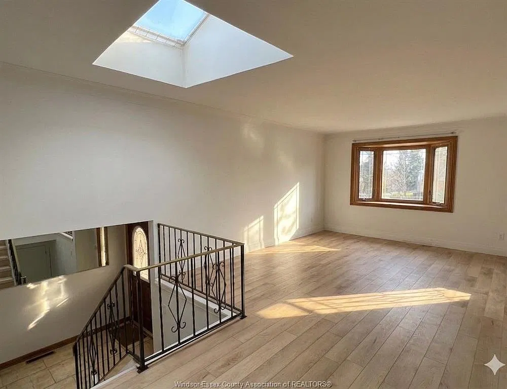 3 bed, $2,400 — Photo 2