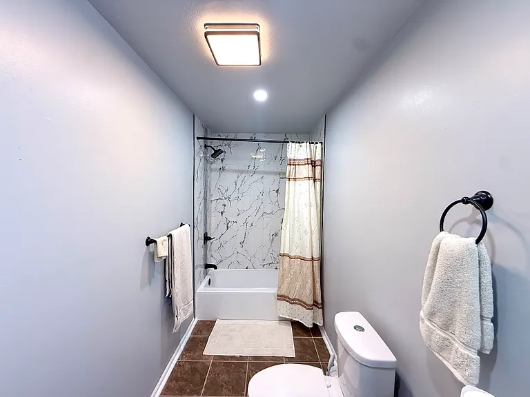 2244 W Taft St — Photo 16