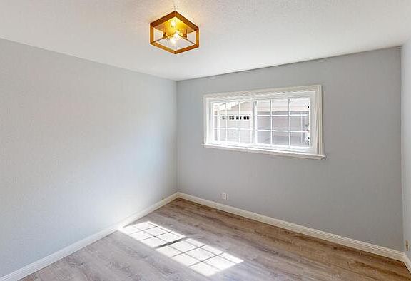 3rd image of 1229 Parkington Ave