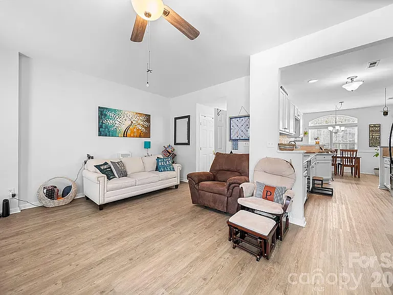 17610 Delmas Dr — Photo 4