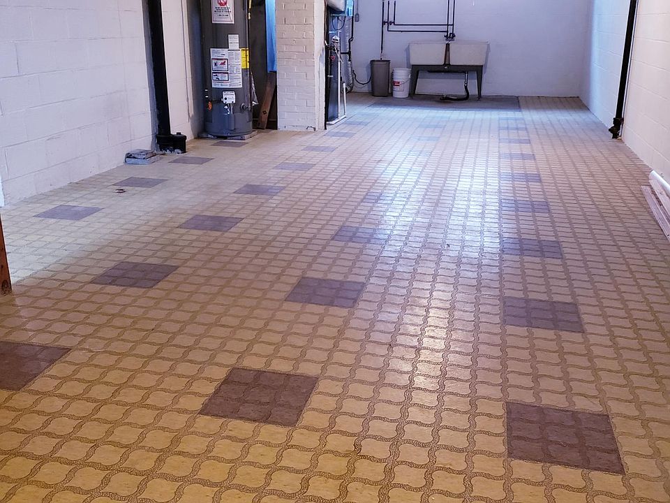 2nd image of 29590 Shaker Dr