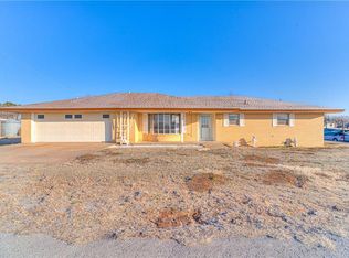 307 W Adams St, Corn, OK 73024