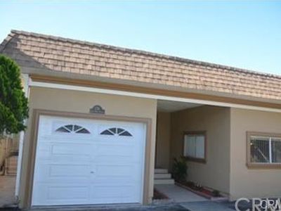 776 E 42nd St, Los Angeles, CA, 90011