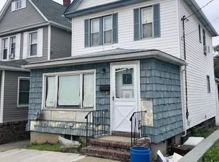 9-16 127th St, College Pt, NY 11356