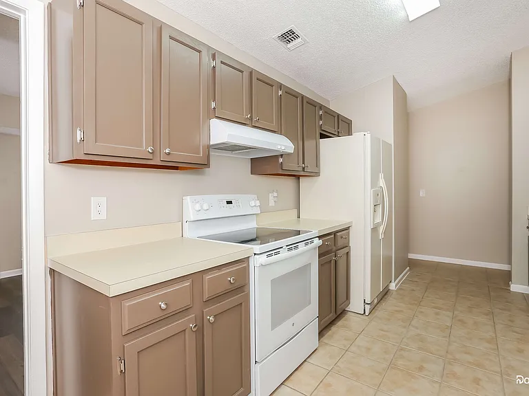 6507 Diamond Leaf Ct S — Photo 2