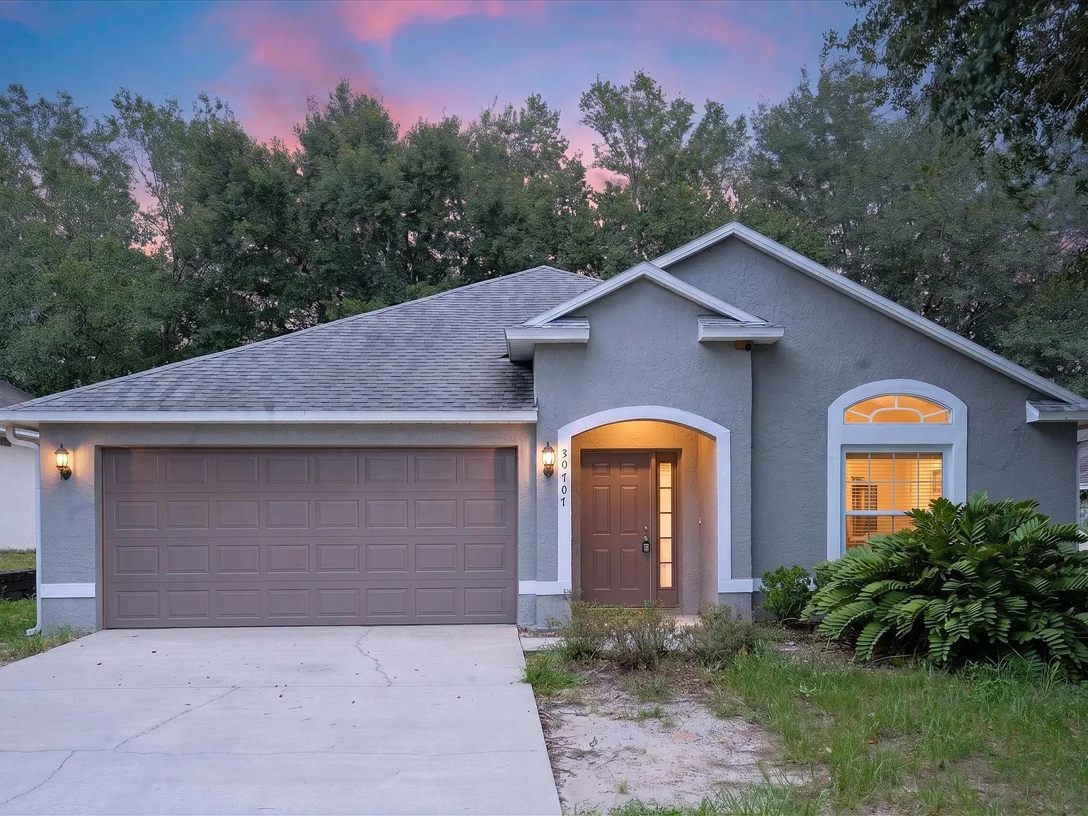 5 bed, 2028 sqft, $2,799 — Photo 1
