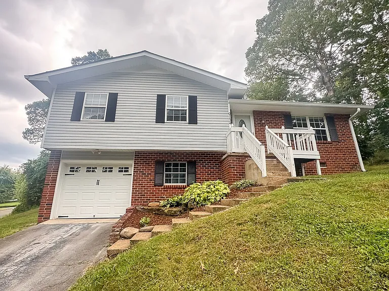 9134 Westminister Circle Dr — Photo 1