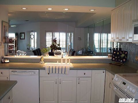 5th image of 316 Fox Hill Dr