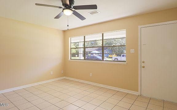4th image of 219 Woodland Cir
