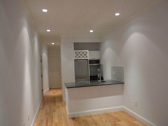 4th image of 319 E 78th St APT 1B