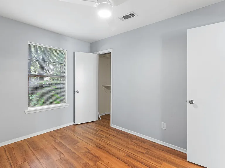 1208 Hillyer St — Photo 10