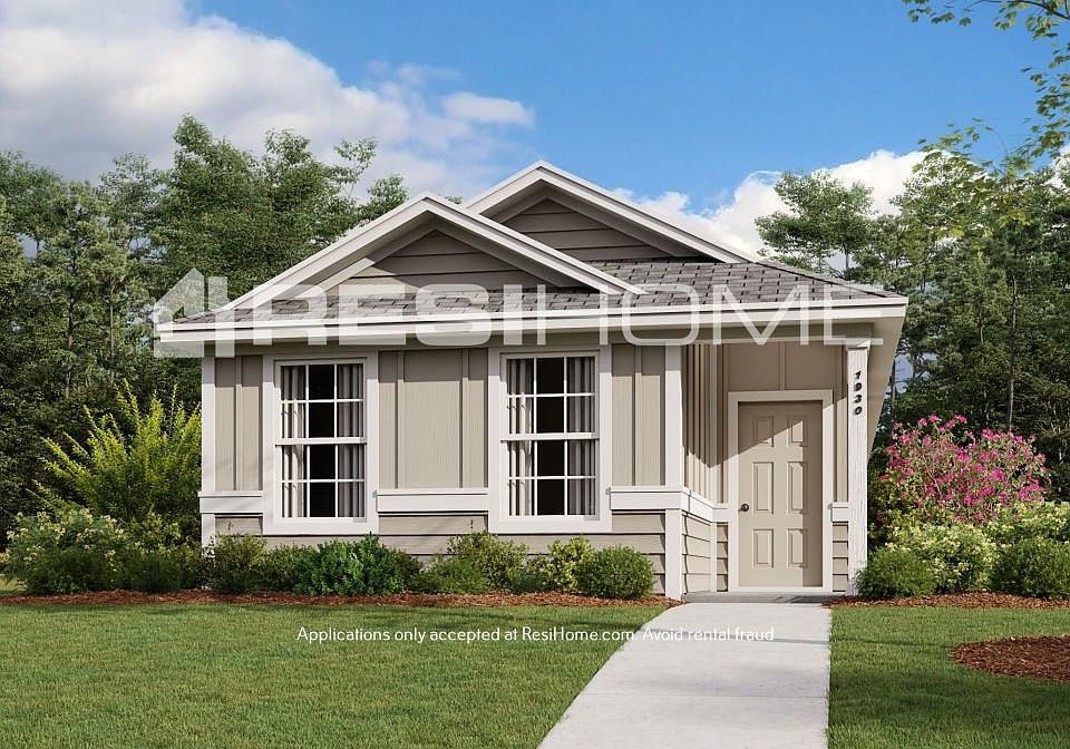1st image of 102 N Village Dr
