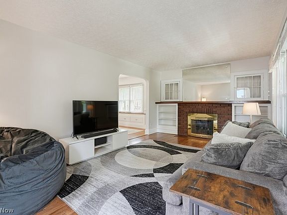 5th image of 2526 6th St