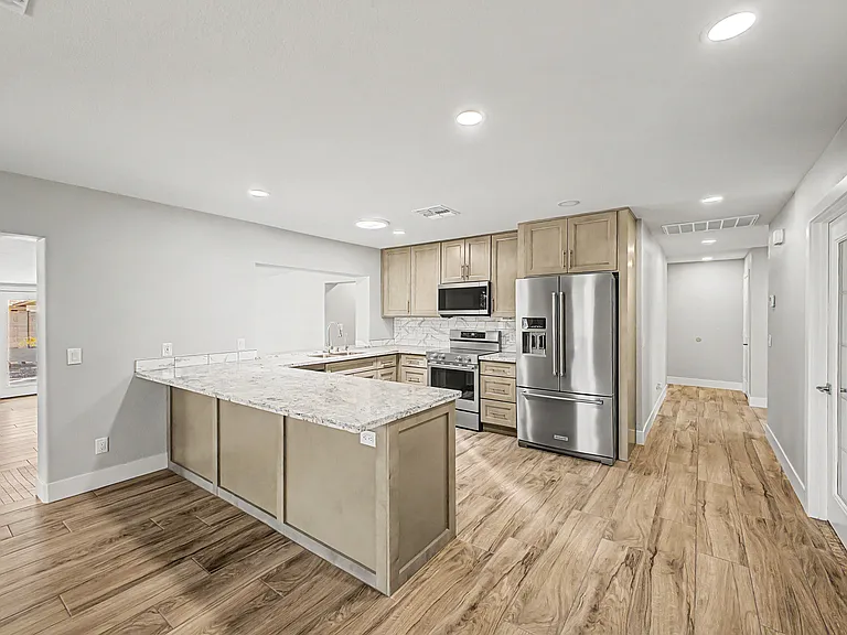 3027 W Tierra Buena Ln — Photo 7