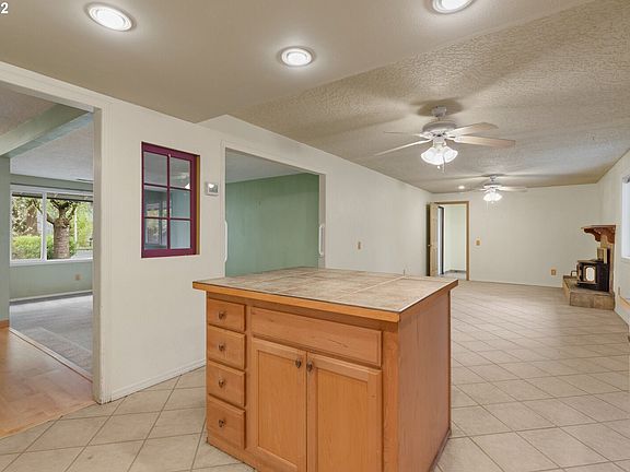 5th image of 9312 NE Ferngrove St