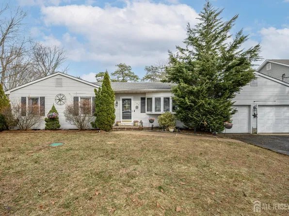 141 Grand Central Pkwy, Bayville, NJ 08721