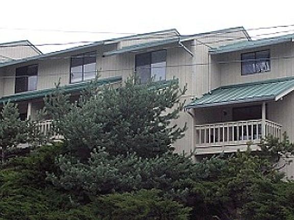 2nd image of 2111 Knox Ave #11