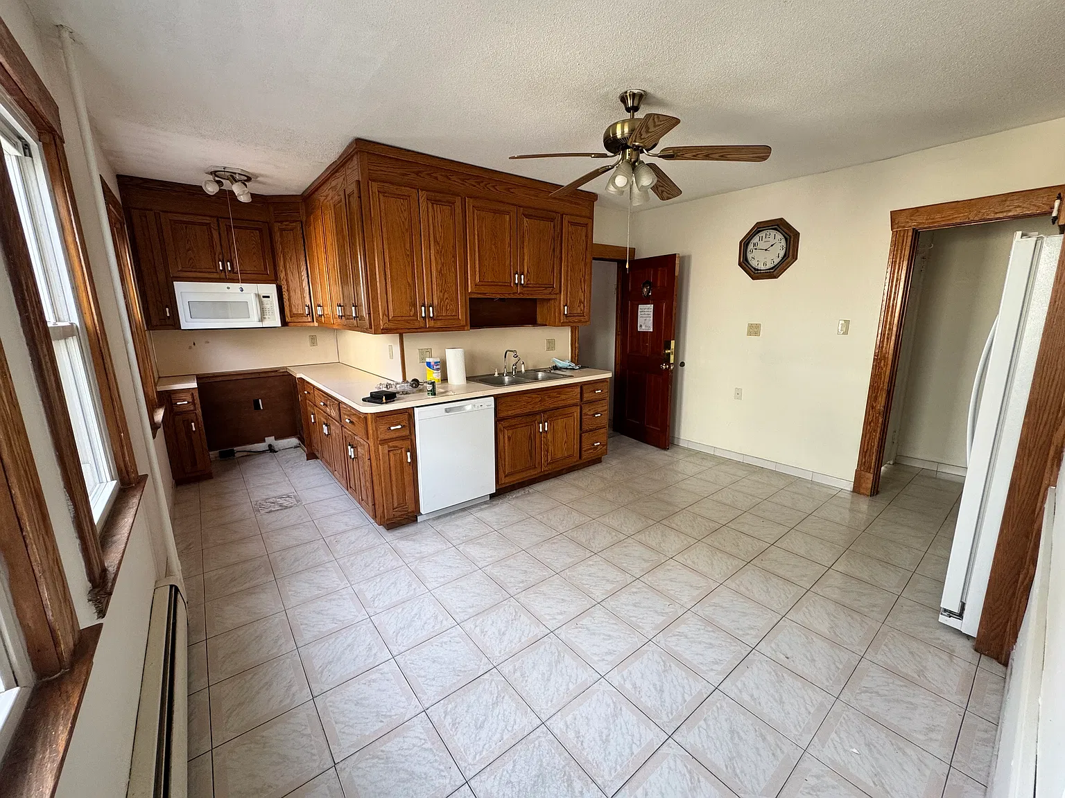 2 bed, 1200 sqft, $1,600 — Photo 1