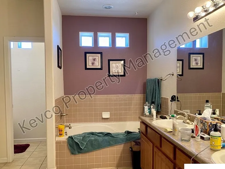 2851 Kansas Dr #F — Photo 18