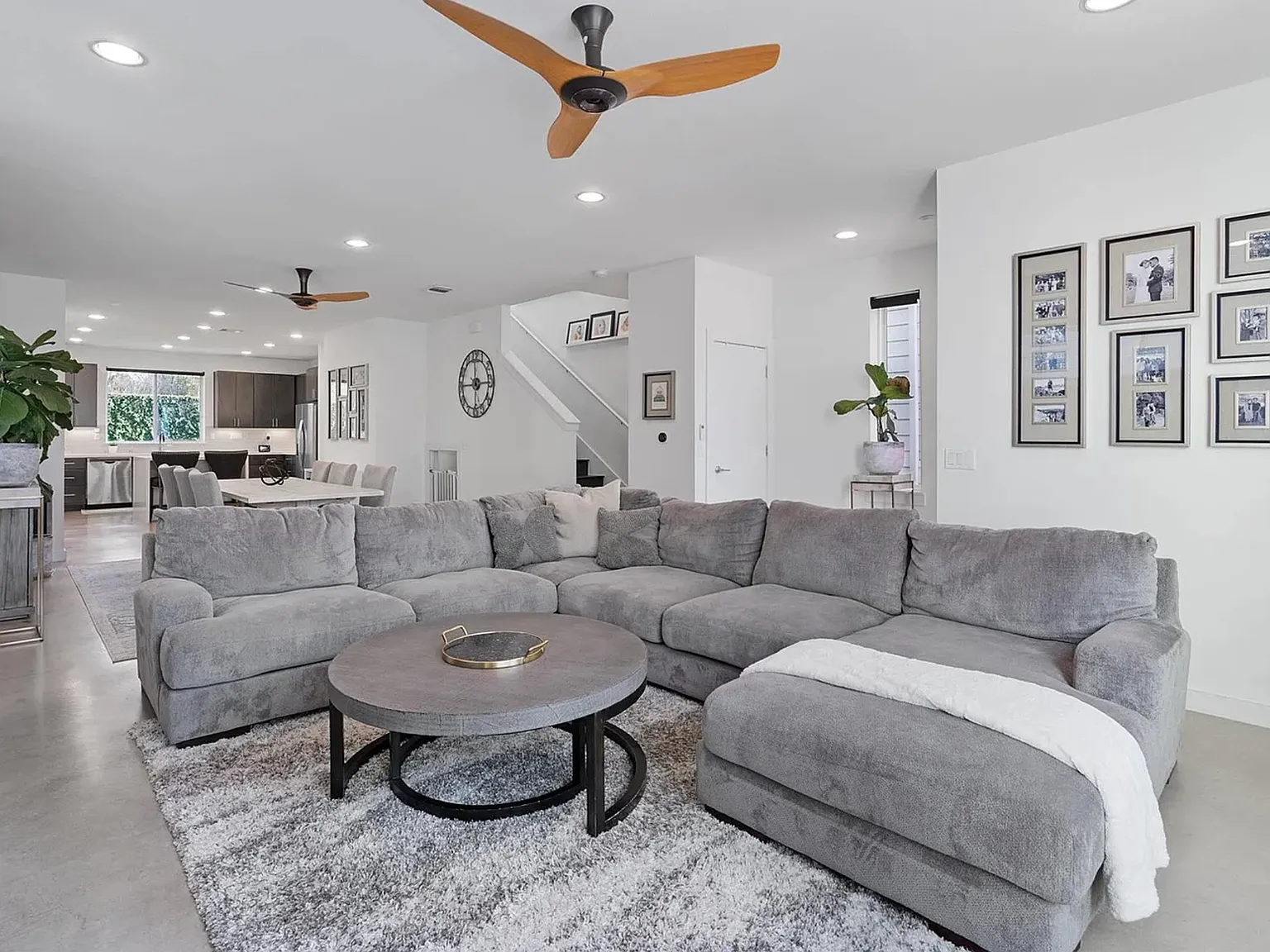 3 bed, 2145 sqft, $4,000 — Photo 1