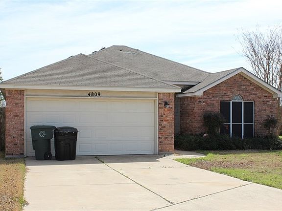 3rd image of 4809 Silver Wood Ct