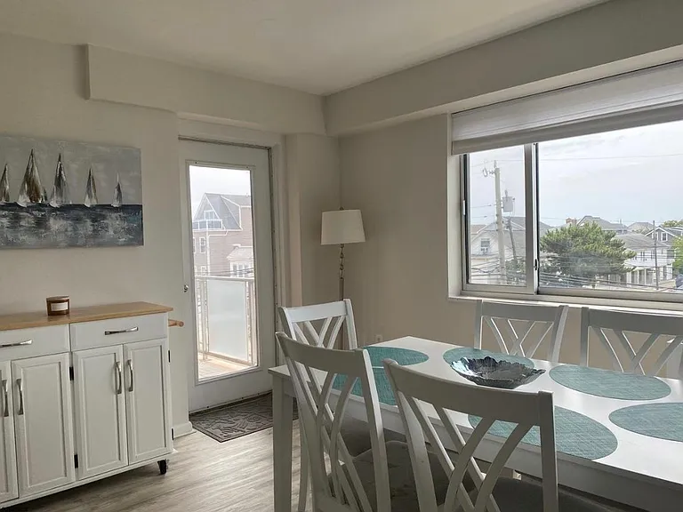 6101 Monmouth Ave #301 — Photo 4