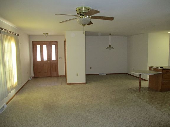 2nd image of 1718 N Hillcrest Dr #1718