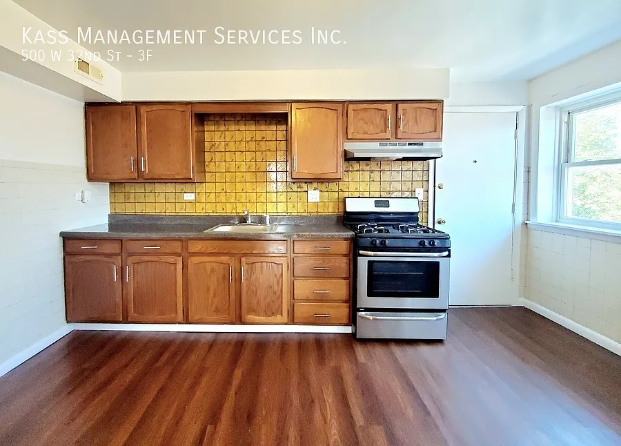 Building Photo - 500 W 32nd St #3F