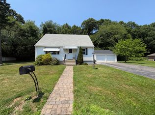 136 Putney Dr, West Haven, CT 06516