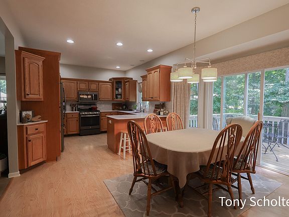 5th image of 7260 Oak Lane Ct
