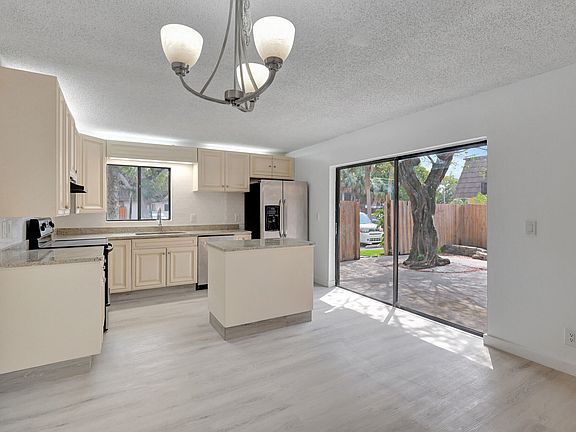 5th image of 4079 Palm Bay Circle #D