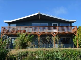 1450 E Camano Dr, Camano Island, WA