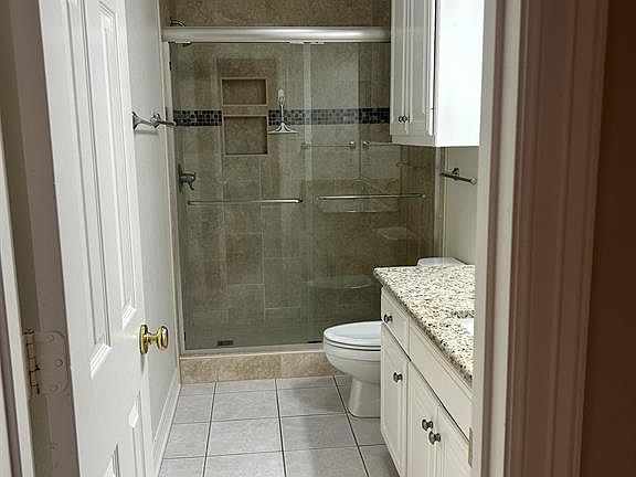 4th image of 704 Shiloh Ridge St