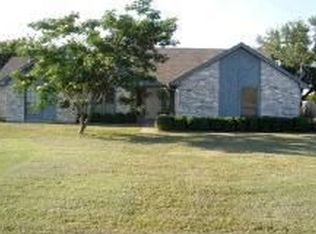 810 Lynn Ann Dr, Red Oak, TX 75154