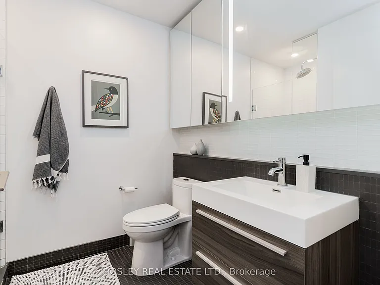 8 Dovercourt Rd #221 — Photo 10