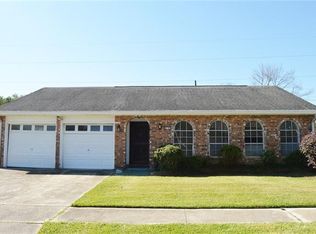 2152 S Glencove Ln, Gretna, LA 70056