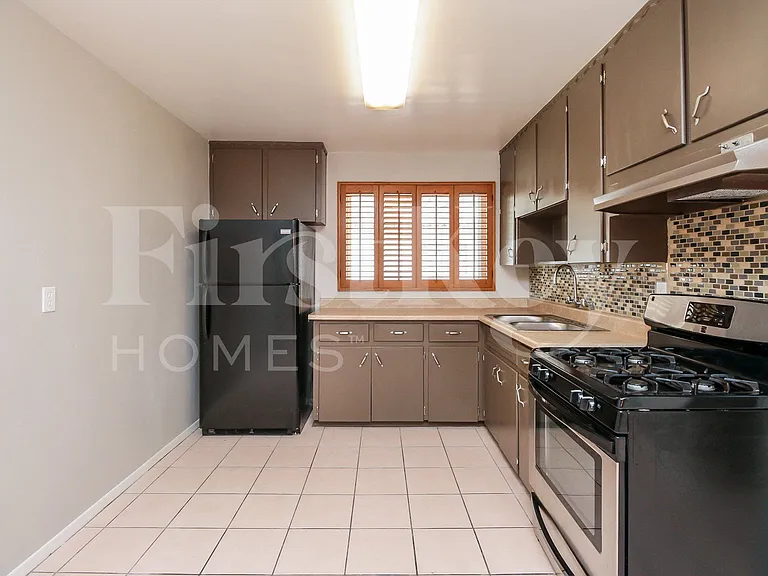 5719 N 23rd Ave — Photo 8