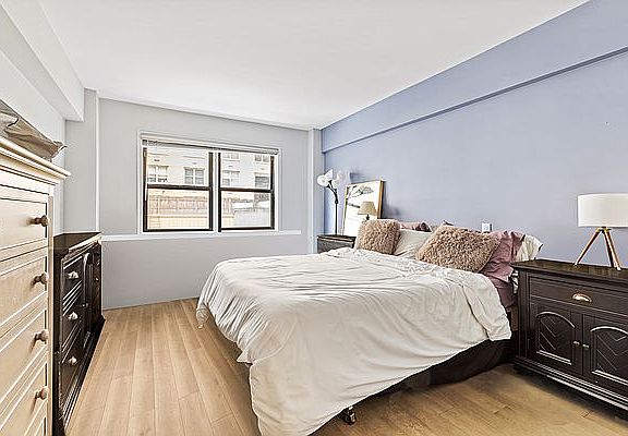 5th image of 333 E 75th St APT 2A