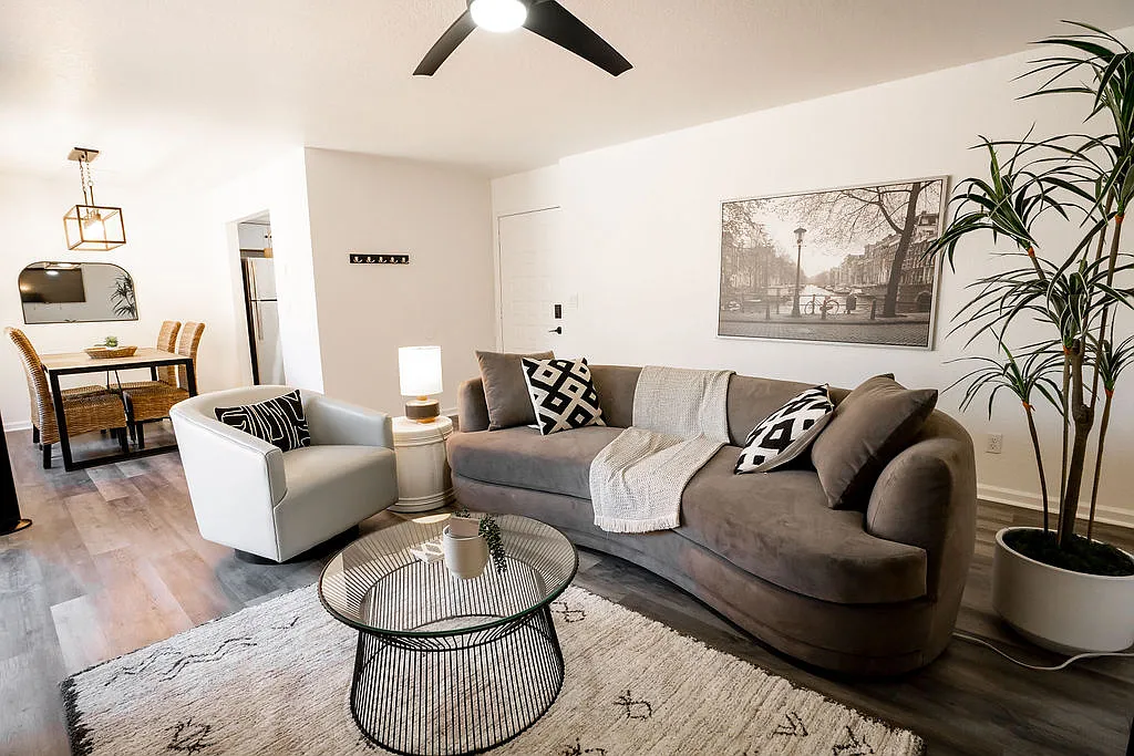 2 bed, 1150 sqft, $2,700 — Photo 4