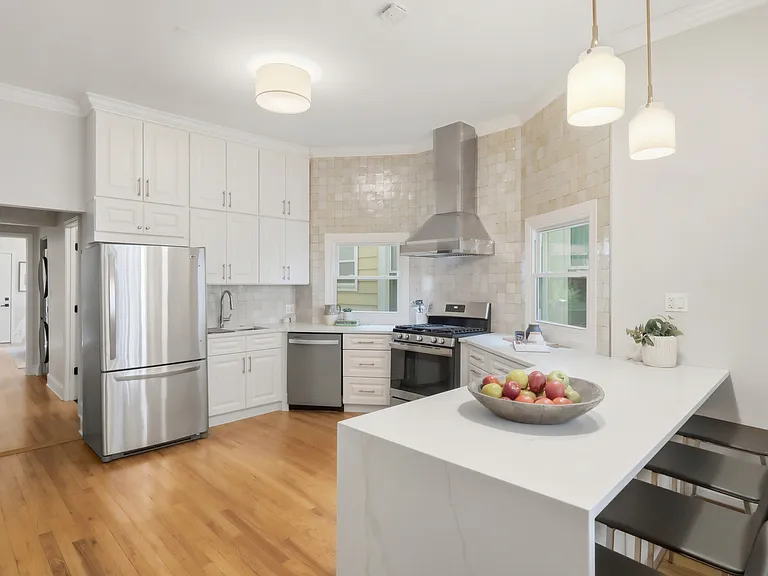 3053 N Seminary Ave #2 — Photo 5
