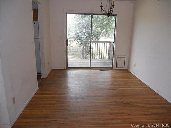 3rd image of 914 Maxwell Ln
