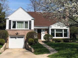 46 Williamsburg Rd, Evanston, IL 60203