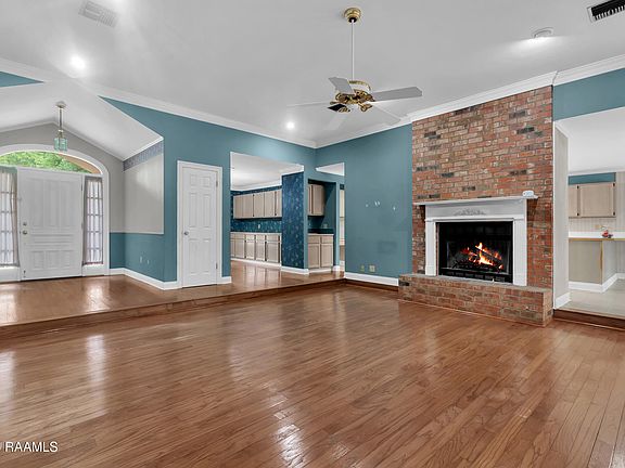 4th image of 905 Briarwood Dr