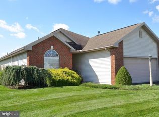 533 Bent Oak Dr, Mount Joy, PA 17552