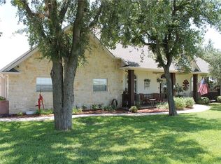 2105 Tree Top Ct, Granbury, TX 76049