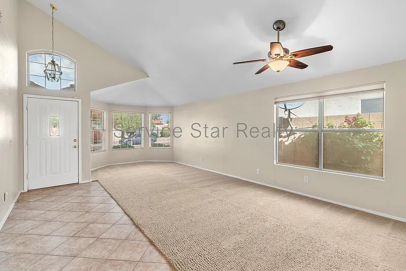 3 bed, 2.0 bath, 1675 sqft, $2,300 — Photo 4