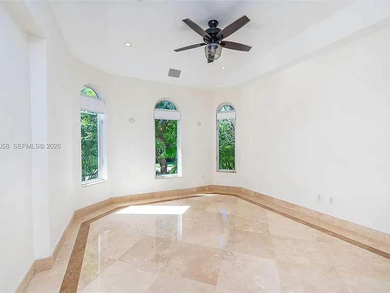 541 S Mashta Dr — Photo 14