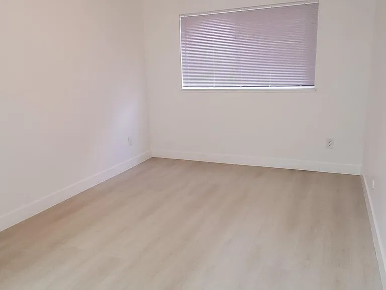 Sierra Gardens — Photo 26